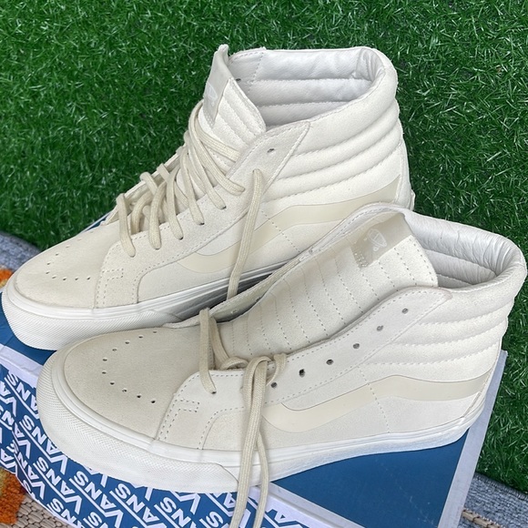 Vans Sks-Hi Reissue VI
(The General)@Itwhtasprgs
VNOA4BVH09F WMNS sneakers - Picture 7 of 16